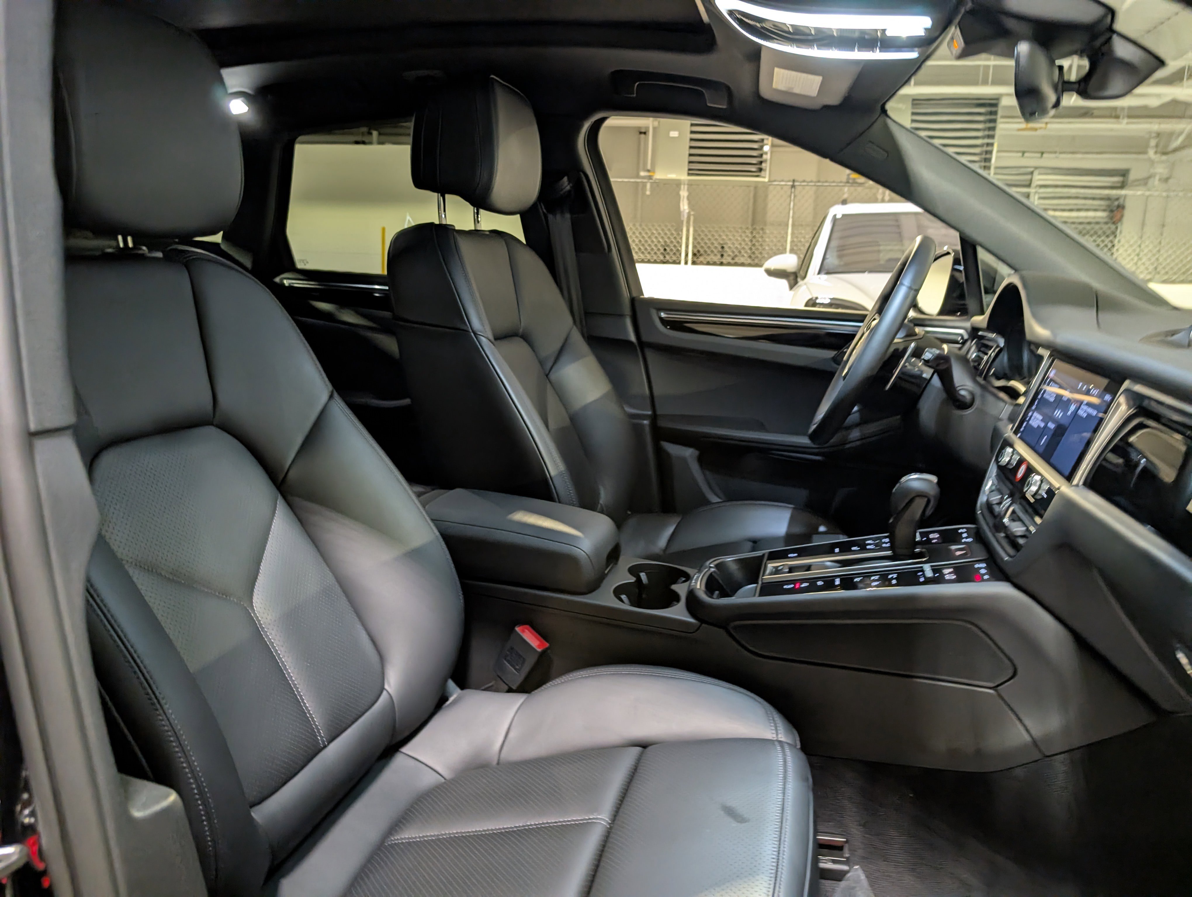 Certified 2025 Porsche Macan image 20