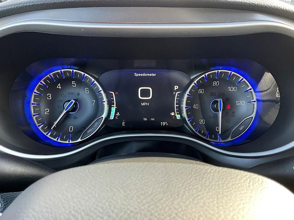 New 2026 Chrysler Pacifica Select image 19