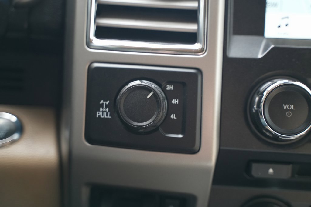 Used 2017 Ford F250 Lariat w/ Lariat Ultimate Package image 41