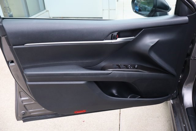 Used 2023 Toyota Camry SE image 18