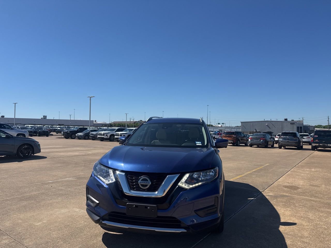Used 2020 Nissan Rogue SV w/ Premium Package image 5