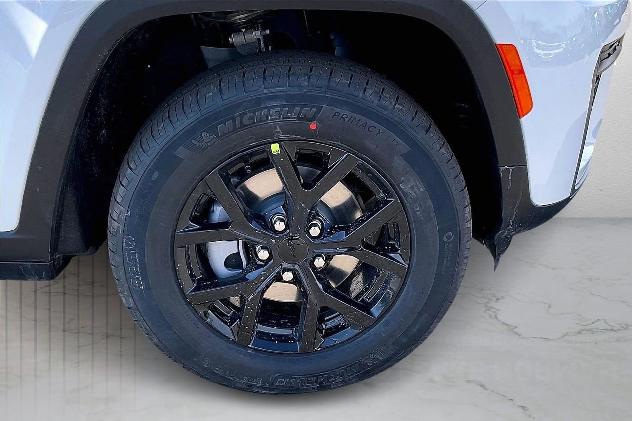 New 2026 Jeep Grand Cherokee Altitude image 33