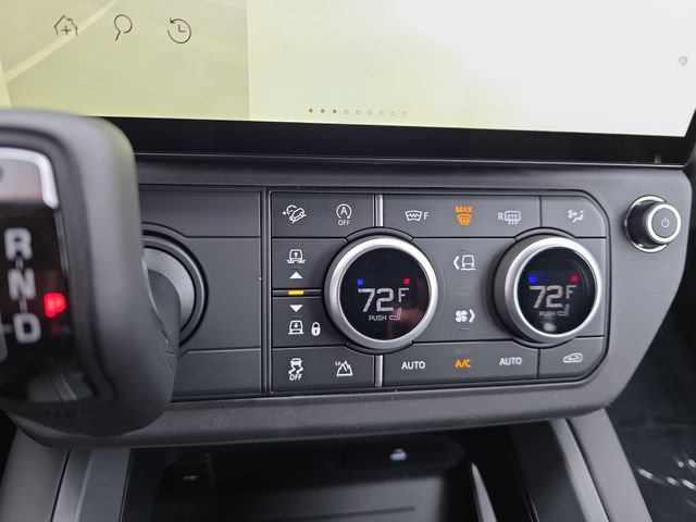 New 2026 Land Rover Defender 130 X-Dynamic SE AWD/4WD image 17