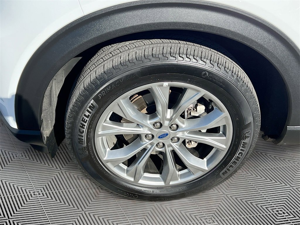 Used 2023 Ford Explorer Limited w/ Equipment Group 301A image 32