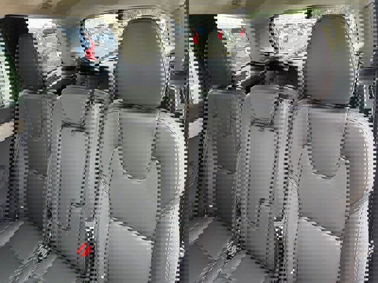 New 2026 Volvo XC90 B6 Ultra w/ Lounge Package image 23