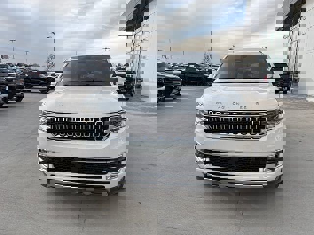 Used 2022 Jeep Wagoneer Series III w/ Premium Group I image 8