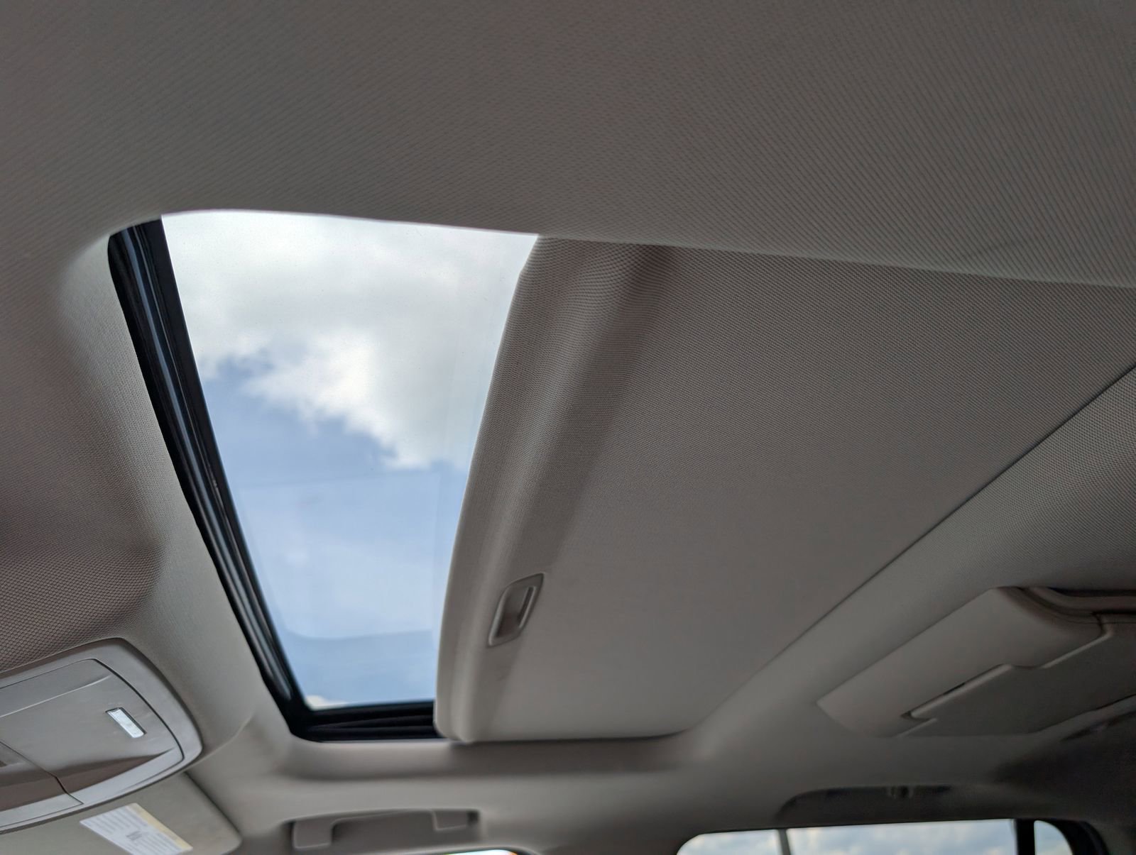 Used 2017 Chevrolet Tahoe Premier AWD/4WD image 12