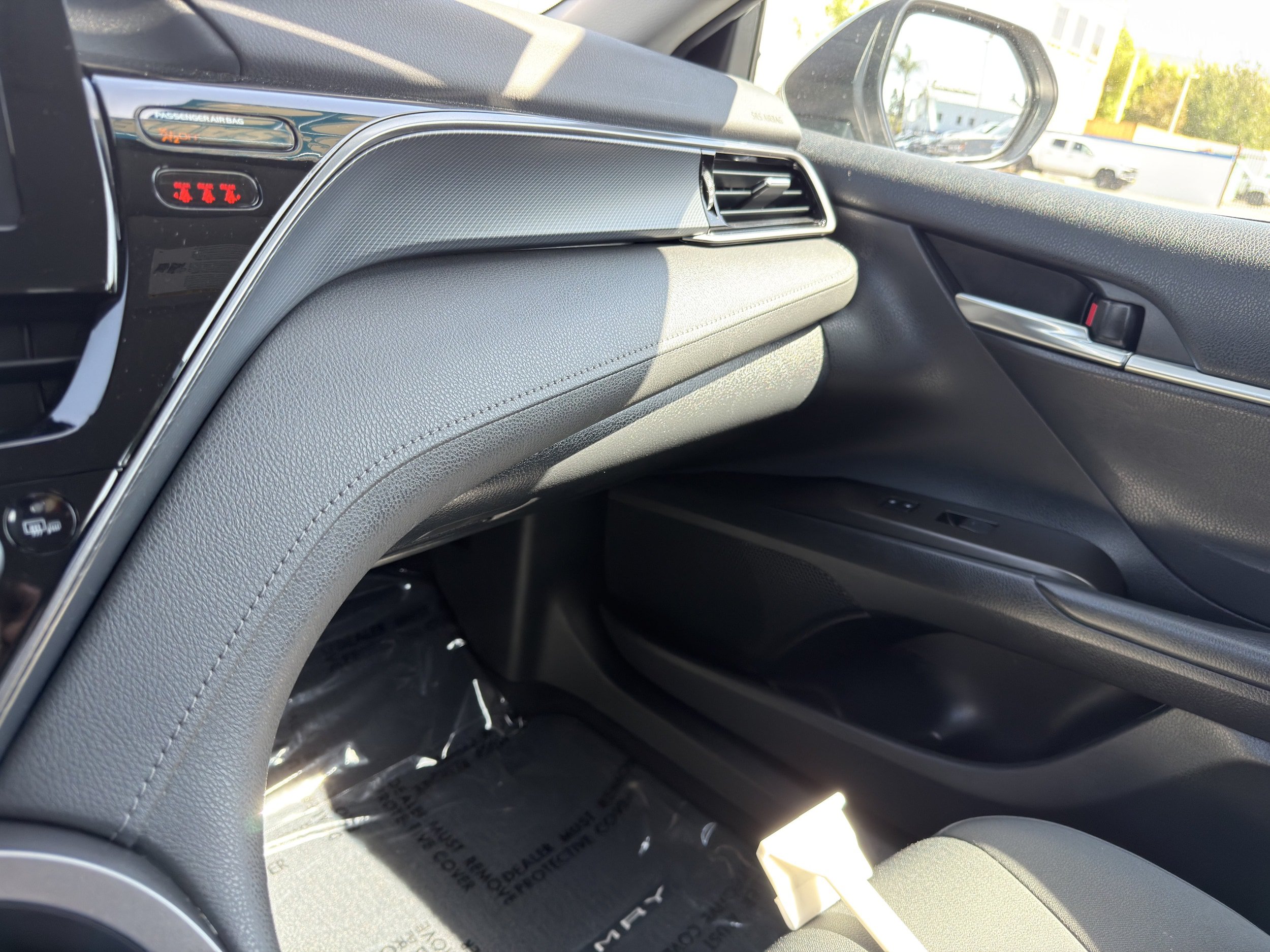 Used 2022 Toyota Camry LE w/ Convenience Package FWD image 33
