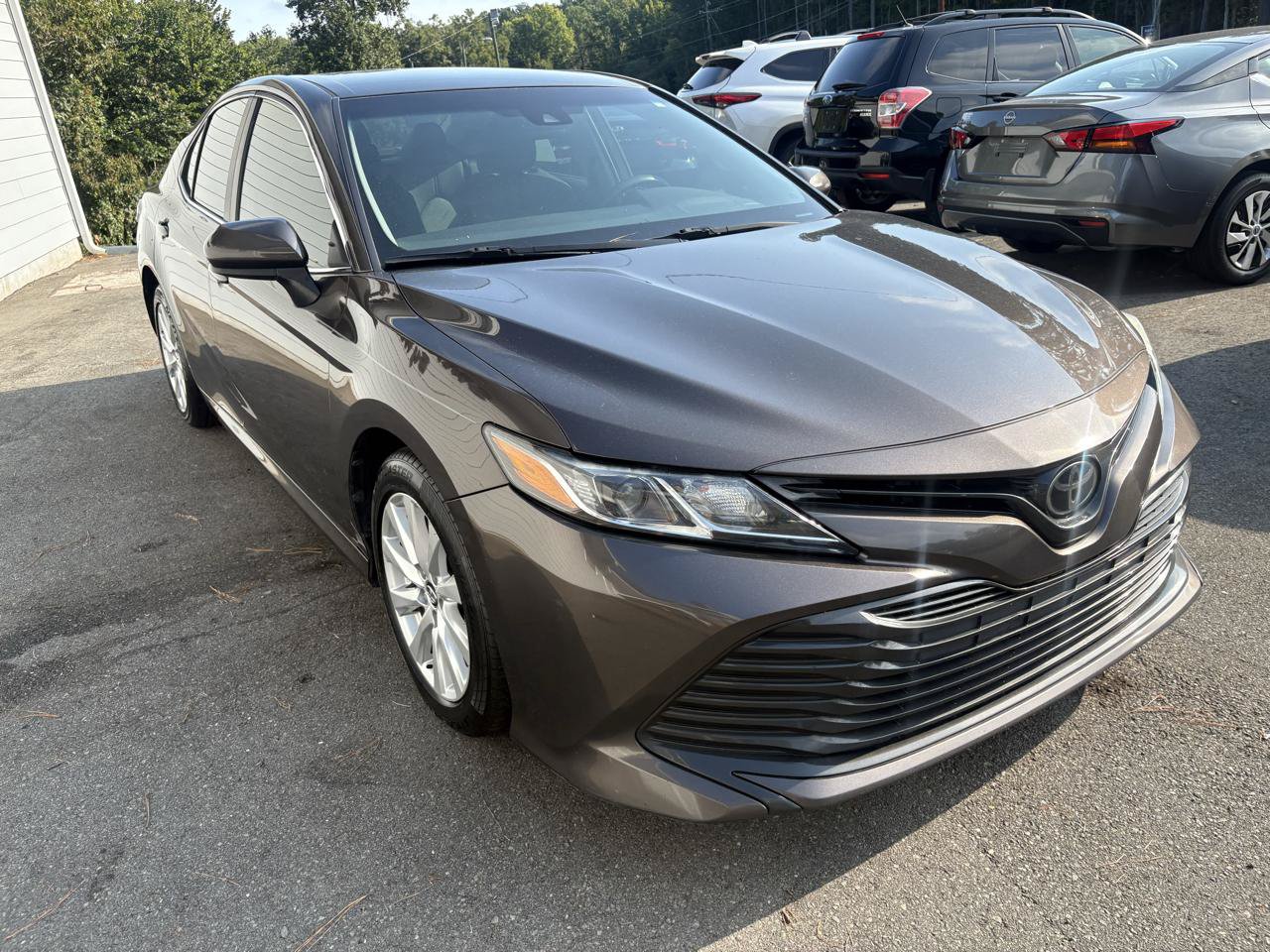 Used 2019 Toyota Camry LE FWD image 7