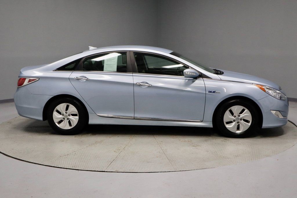 Used 2013 Hyundai Sonata Hybrid image 11