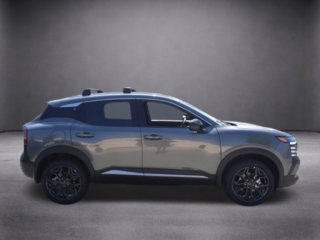 New 2026 Nissan Kicks SR FWD image 3