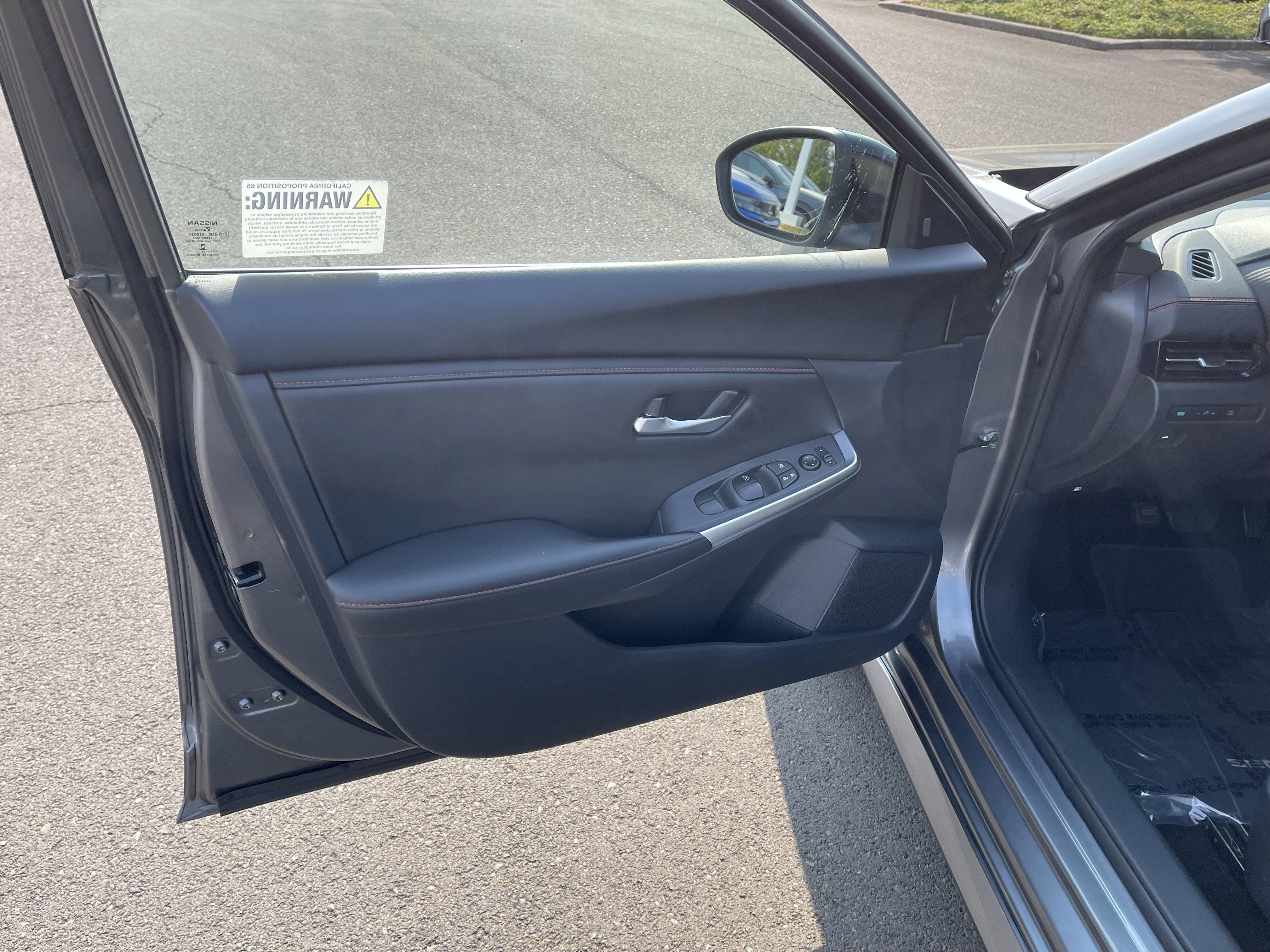 Used 2025 Nissan Sentra SR FWD image 16