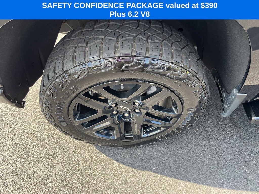 Used 2021 Chevrolet Silverado 1500 Custom Trail Boss w/ Midnight Edition AWD/4WD image 6