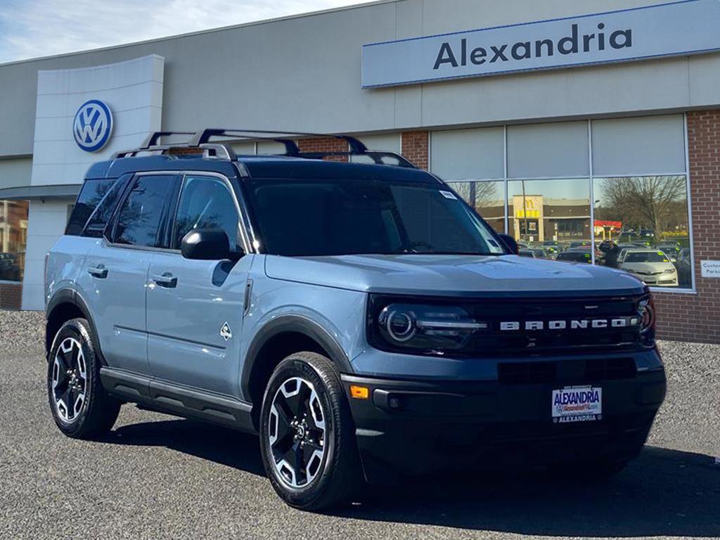 Used 2024 Ford Bronco Sport Outer Banks w/ Tech Package image 1