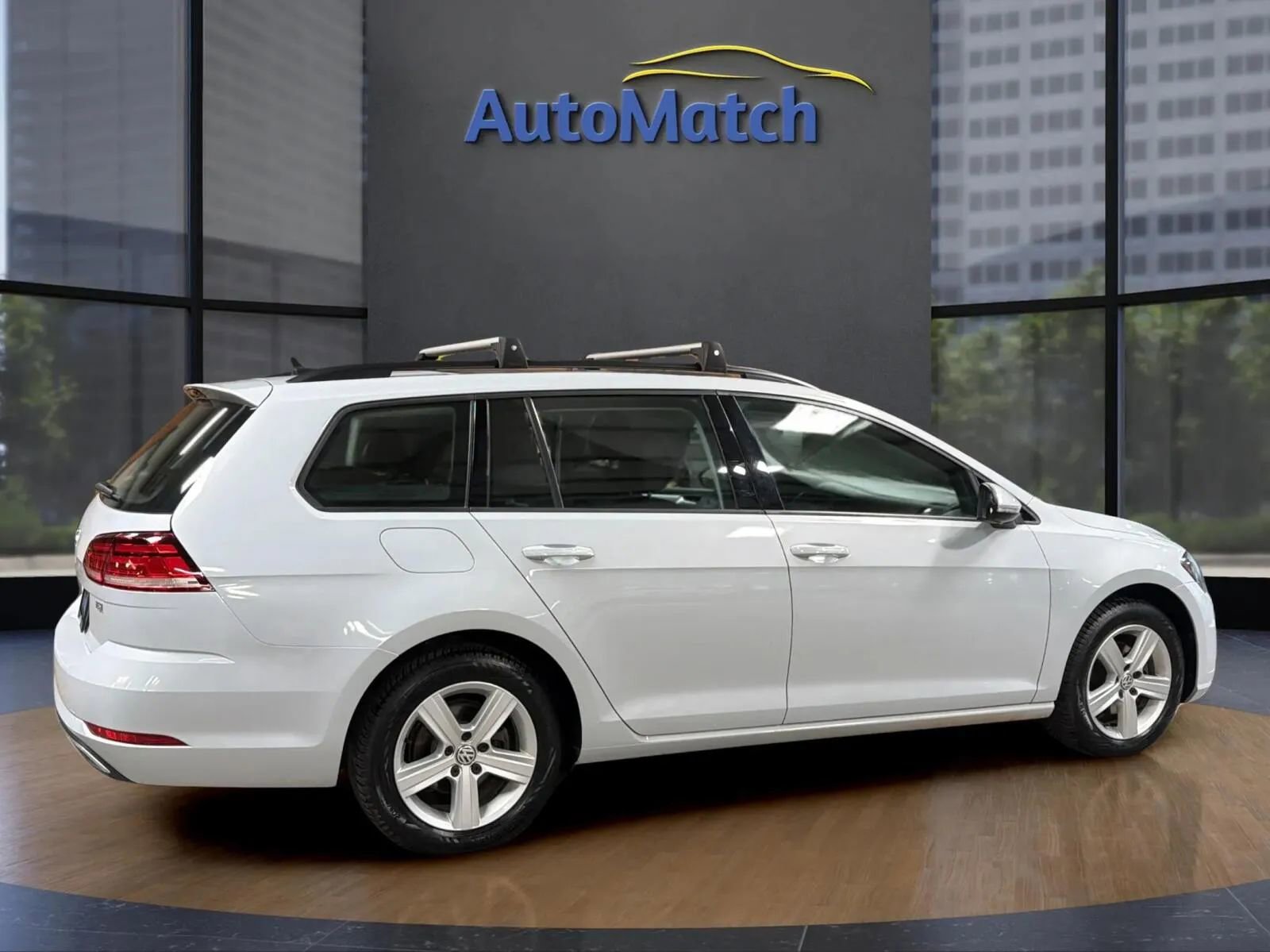 Used 2018 Volkswagen Golf SE image 11