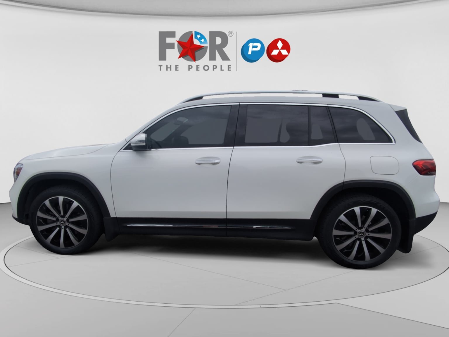 Used 2022 Mercedes-Benz GLB 250 4MATIC image 2