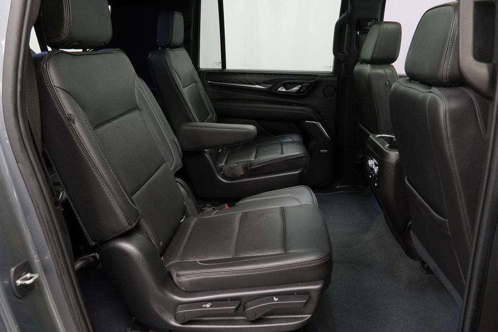 Used 2021 GMC Yukon XL Denali w/ Denali Premium Package AWD/4WD image 31