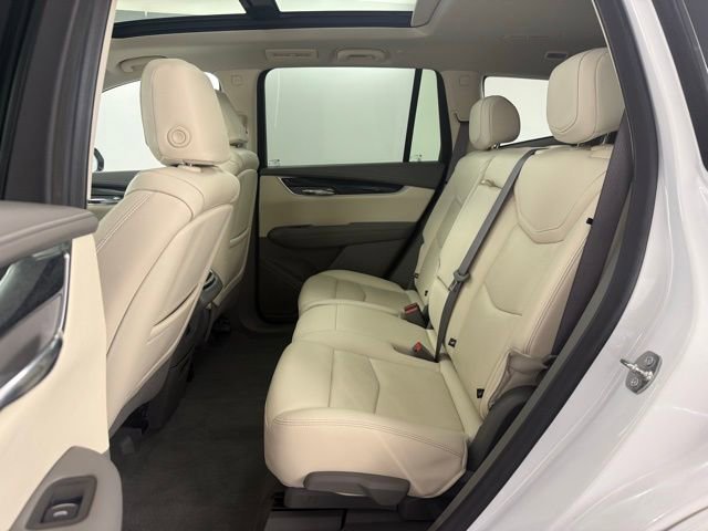 Used 2022 Cadillac XT6 Premium Luxury image 16