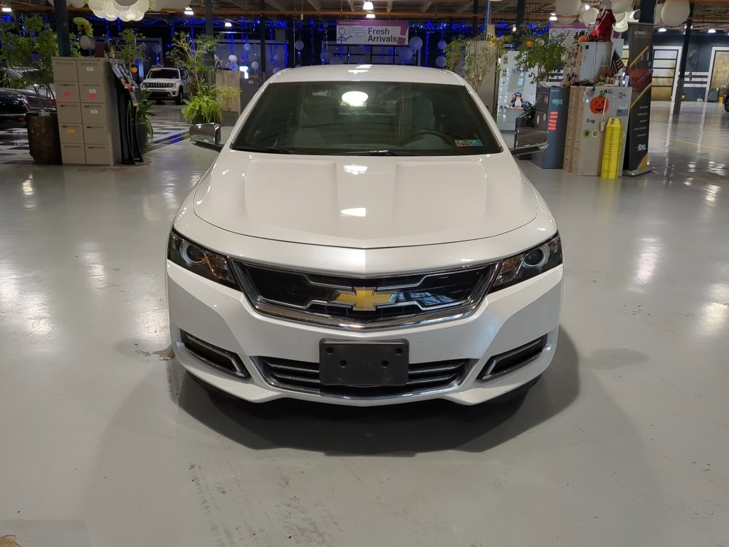 Used 2018 Chevrolet Impala Premier w/ Premier Confidence Package image 3