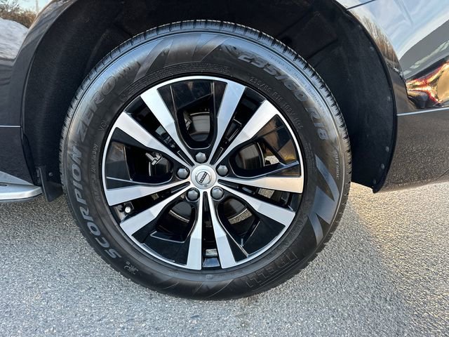 Used 2024 Volvo XC60 B5 Core image 14