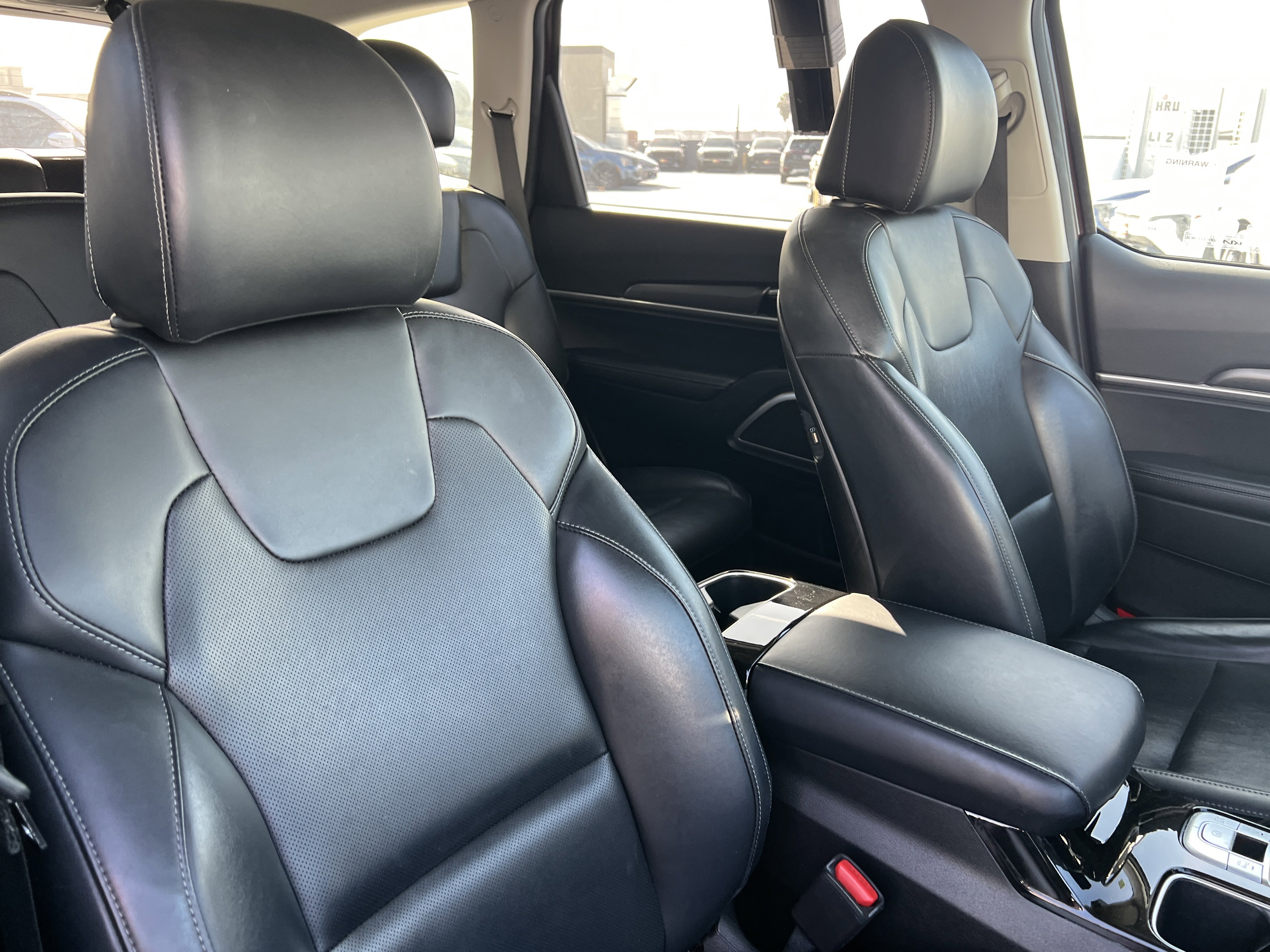 Certified 2022 Kia Telluride LX image 14