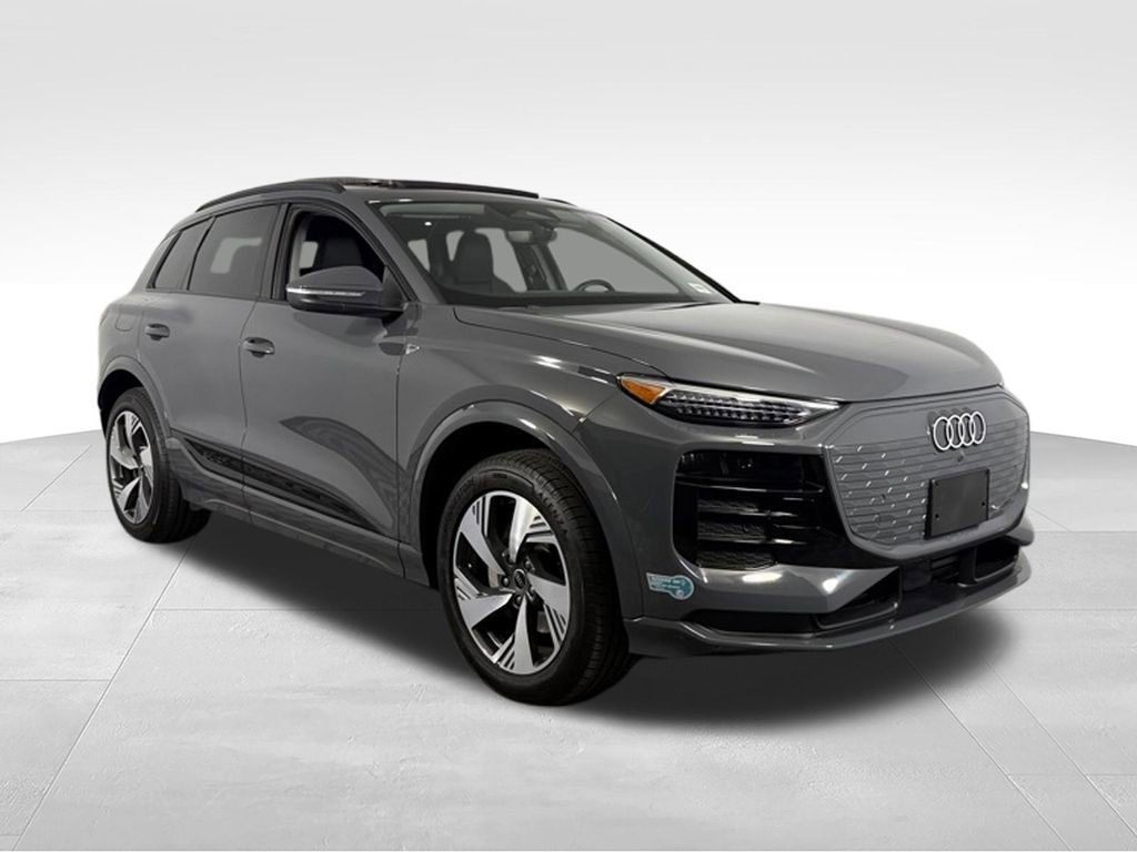 Used 2025 Audi Q6 e-tron Premium Plus w/ Premium Plus AWD/4WD image 4