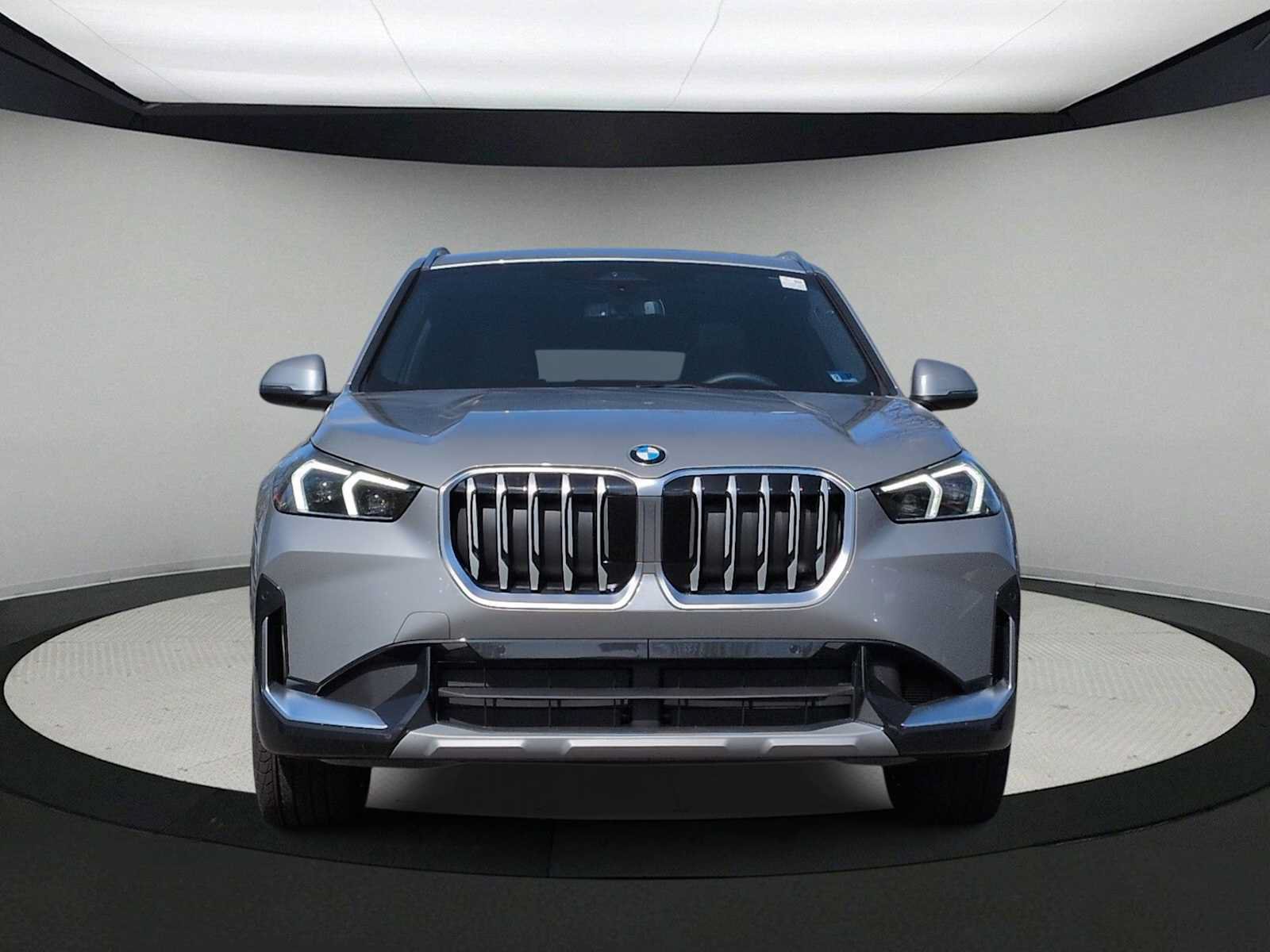 Used 2026 BMW X1 xDrive28i w/ Convenience Package AWD/4WD image 3