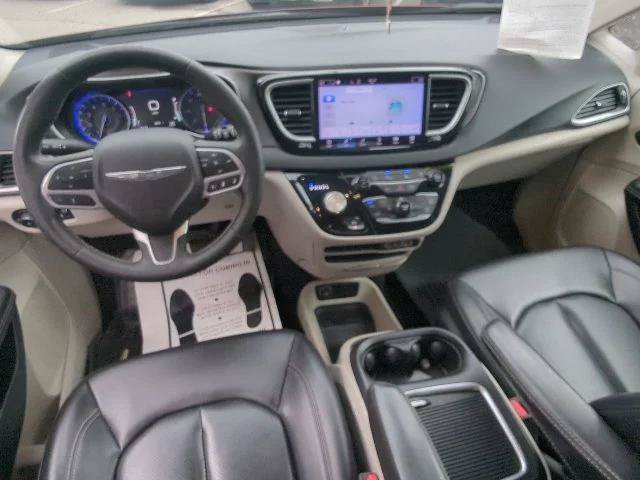 Certified 2023 Chrysler Pacifica Touring-L FWD image 16