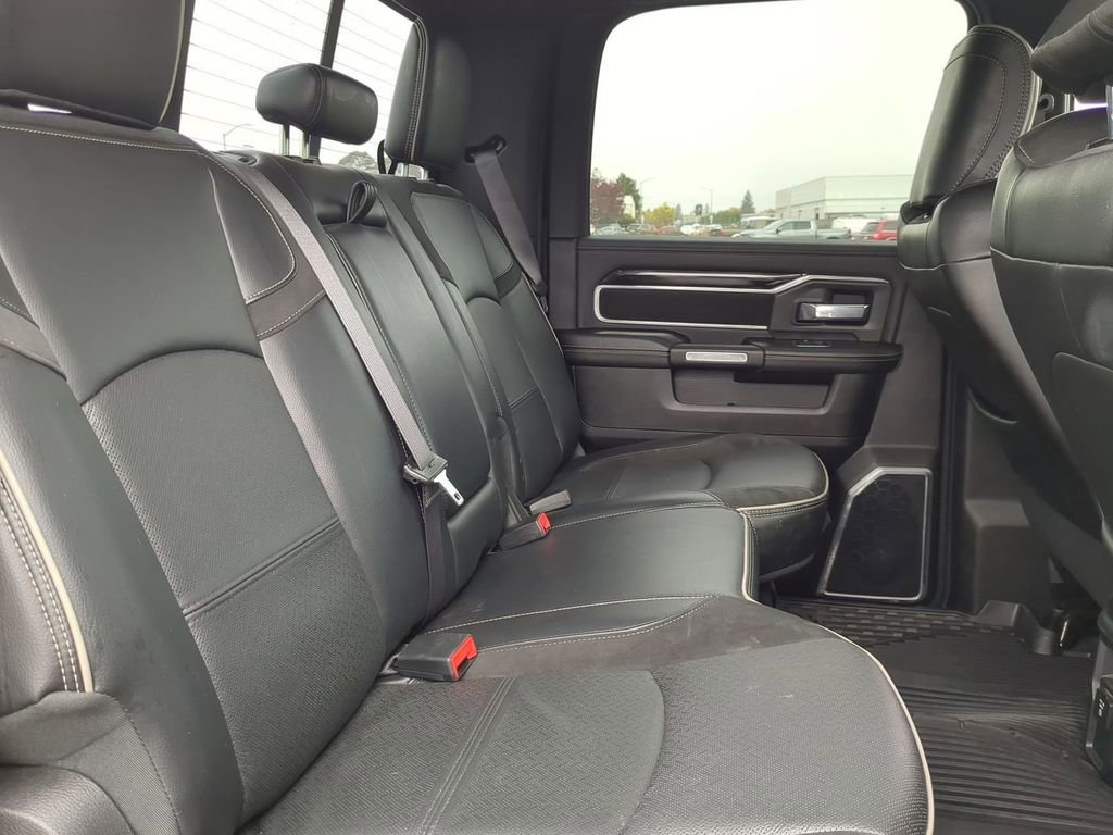 Used 2019 RAM 3500 Laramie w/ Black Appearance Package image 7