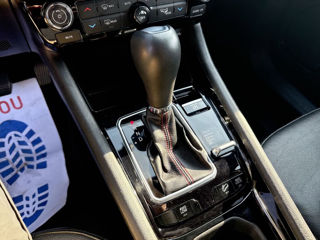 Used 2024 Jeep Compass Trailhawk image 17