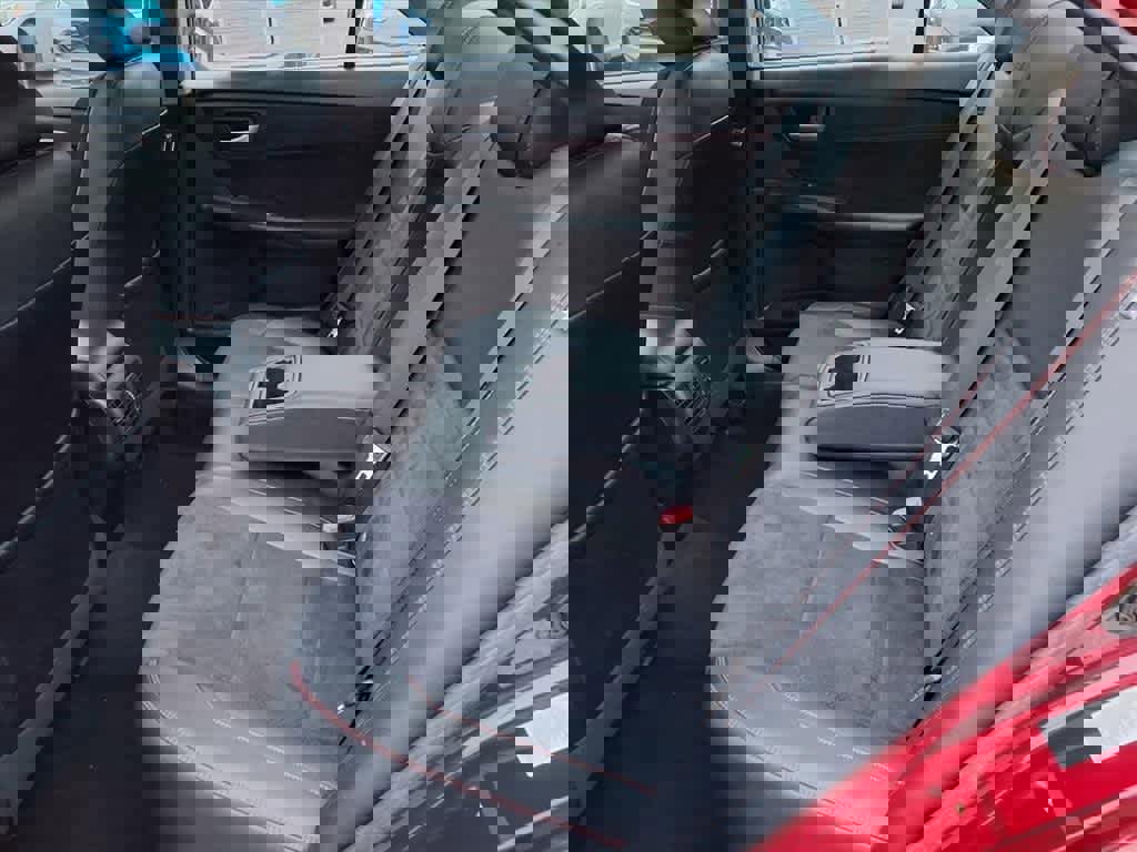 Used 2017 Toyota Camry LE image 9