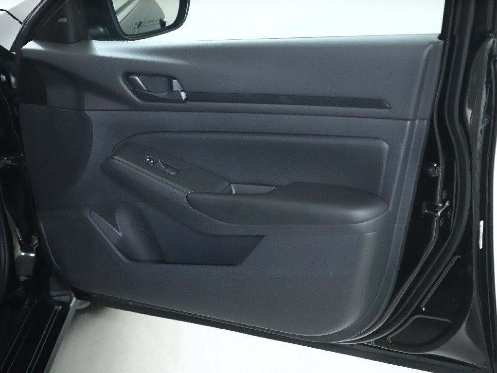 Used 2023 Nissan Altima 2.5 S FWD image 32