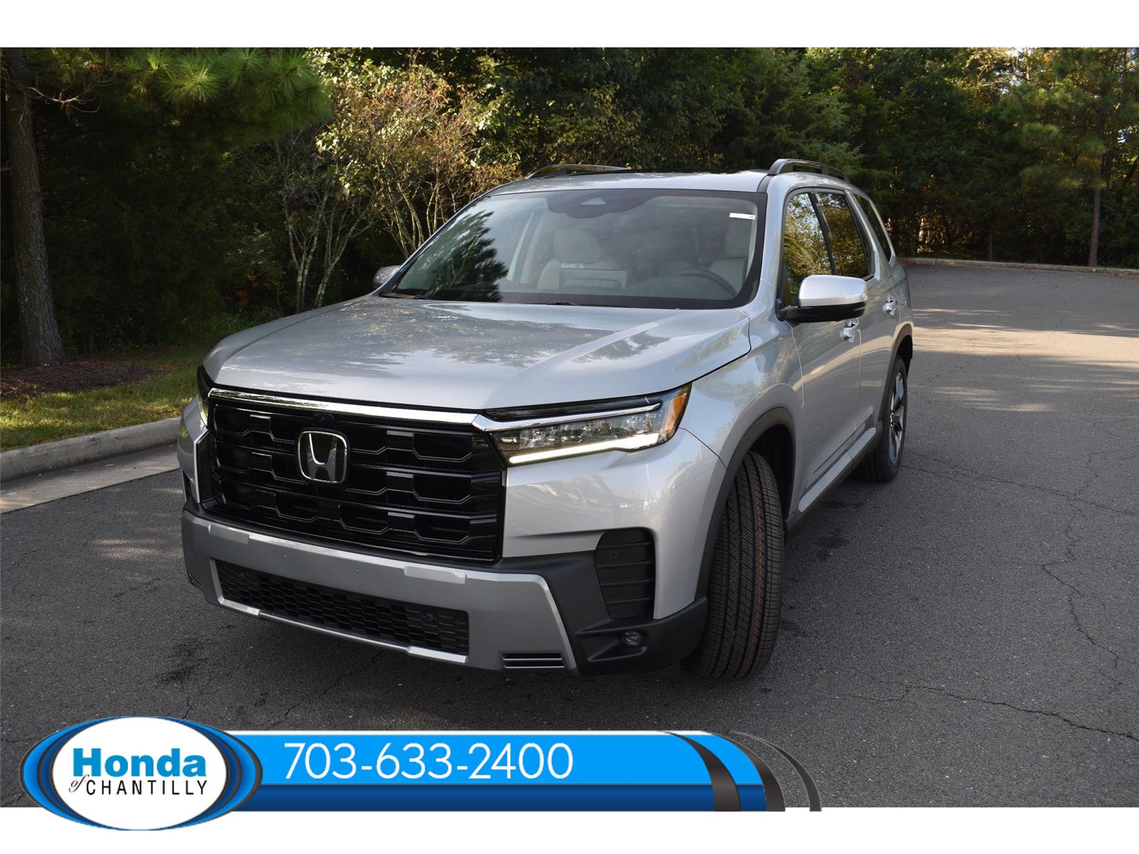 New 2026 Honda Pilot Touring image 3