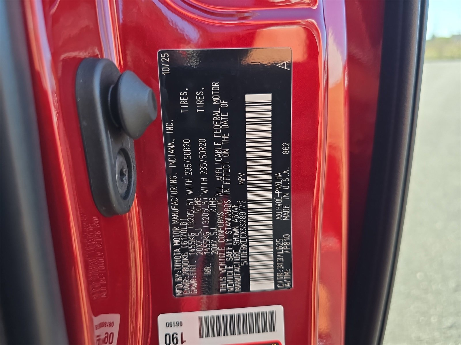 Used 2025 Toyota Sienna Platinum image 32