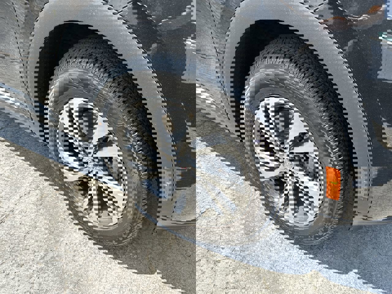 Certified 2022 Buick Envision Essence w/ Technology Package I image 10