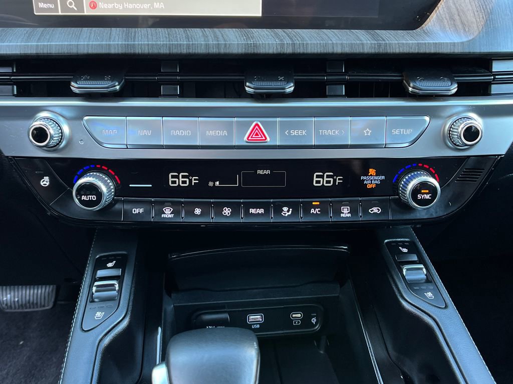 Used 2023 Kia Telluride EX w/ EX Captain's Chair Package image 17