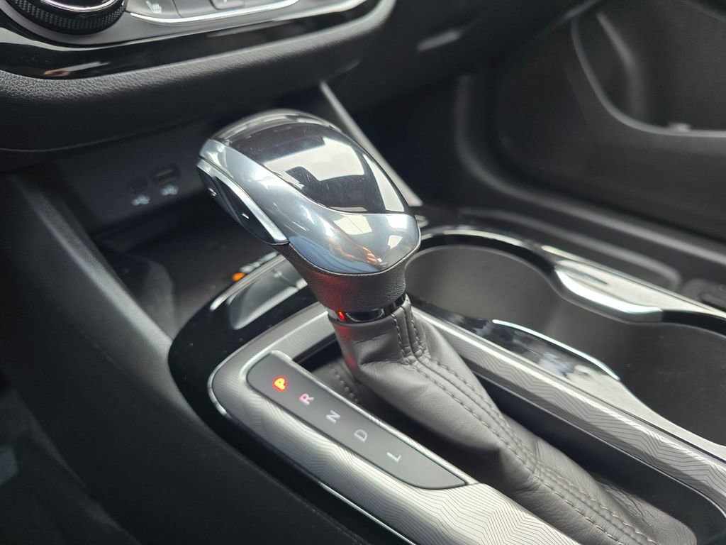 Used 2024 Buick Envista Sport Touring w/ Experience Buick Package image 27