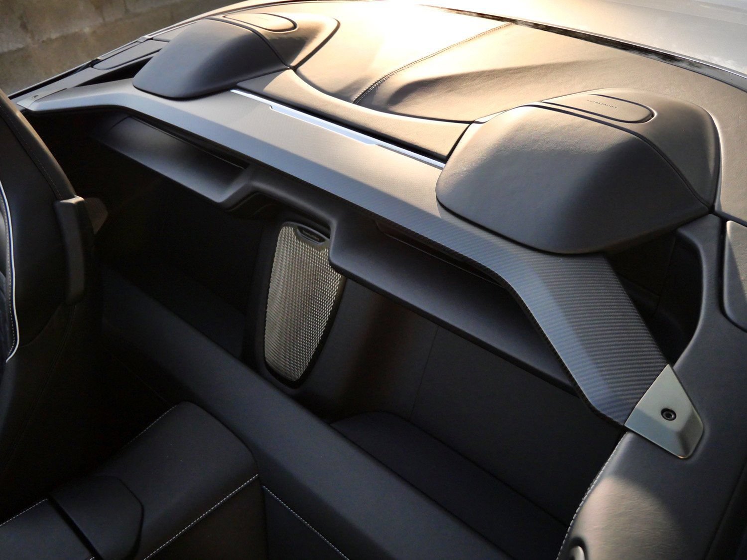 New 2026 Aston Martin Vanquish Convertible RWD image 23
