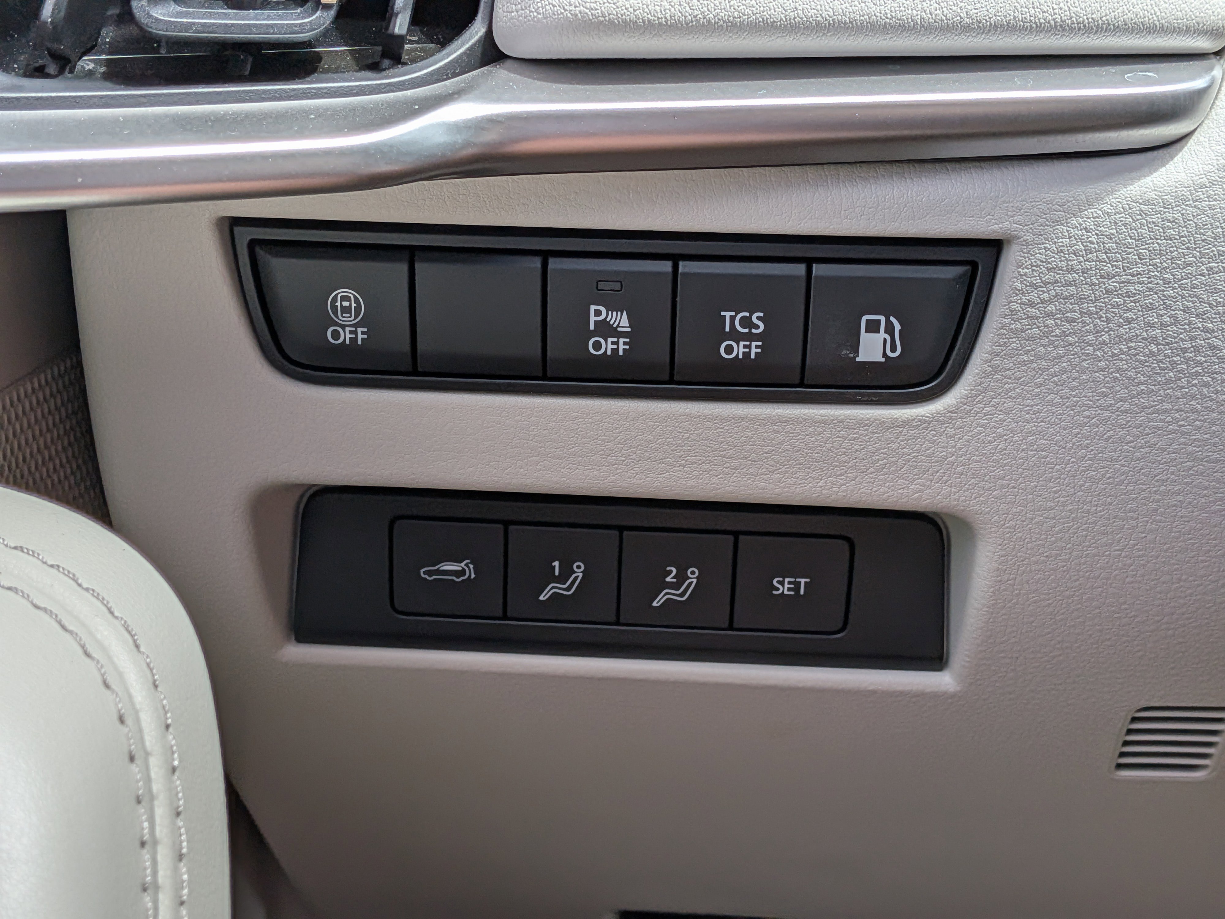 Certified 2024 MAZDA CX-90 Plug-In Hybrid w/ Premium Plus AWD/4WD image 24