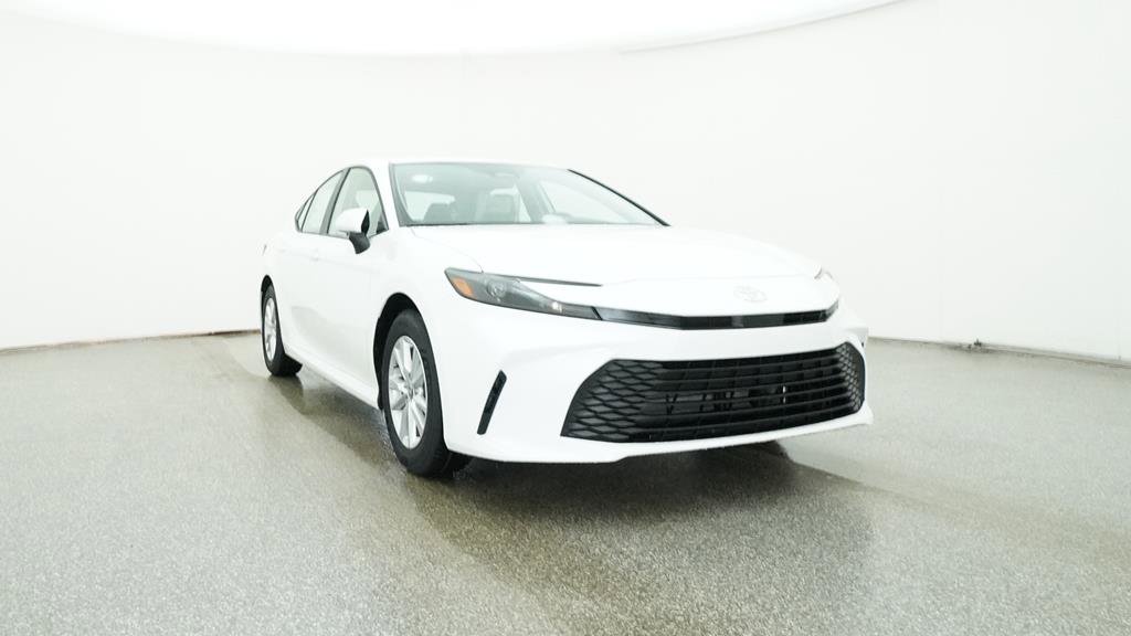 Used 2025 Toyota Camry LE image 31