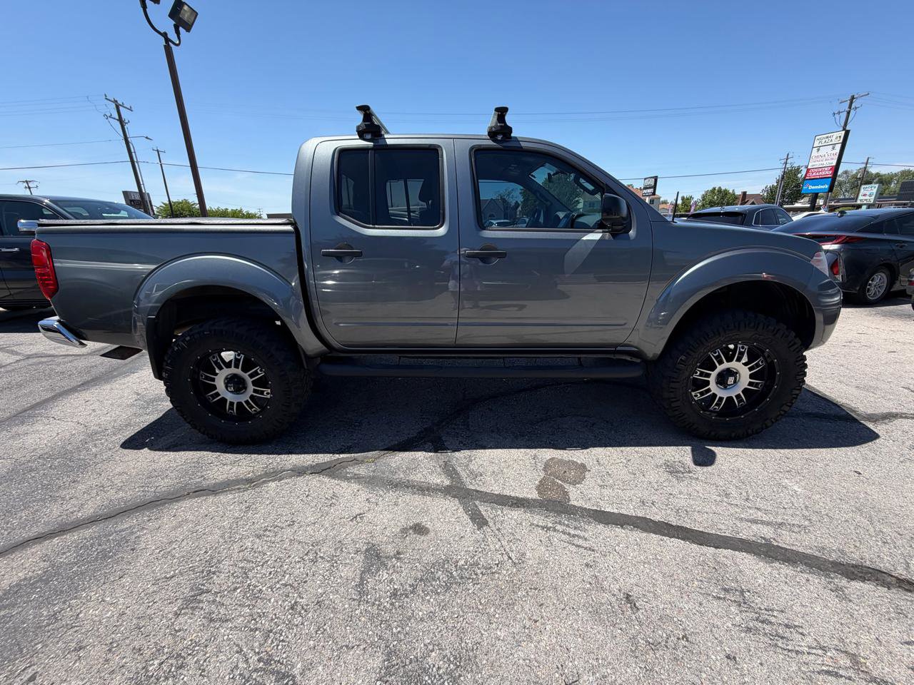 Used 2017 Nissan Frontier SV AWD/4WD image 4