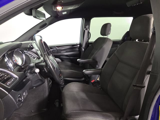 Used 2020 Dodge Grand Caravan SE FWD image 13