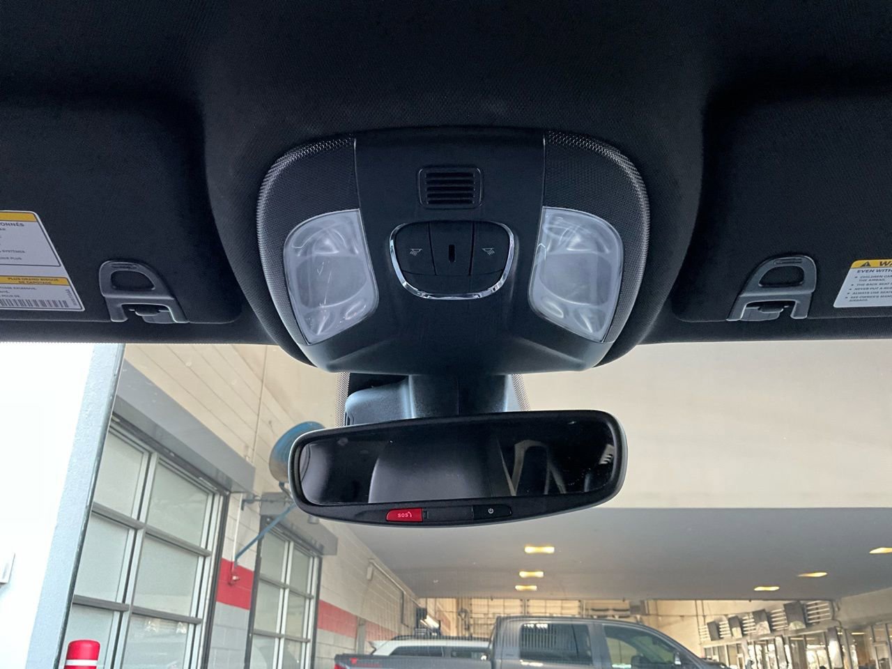 Used 2025 Jeep Compass Trailhawk AWD/4WD image 15