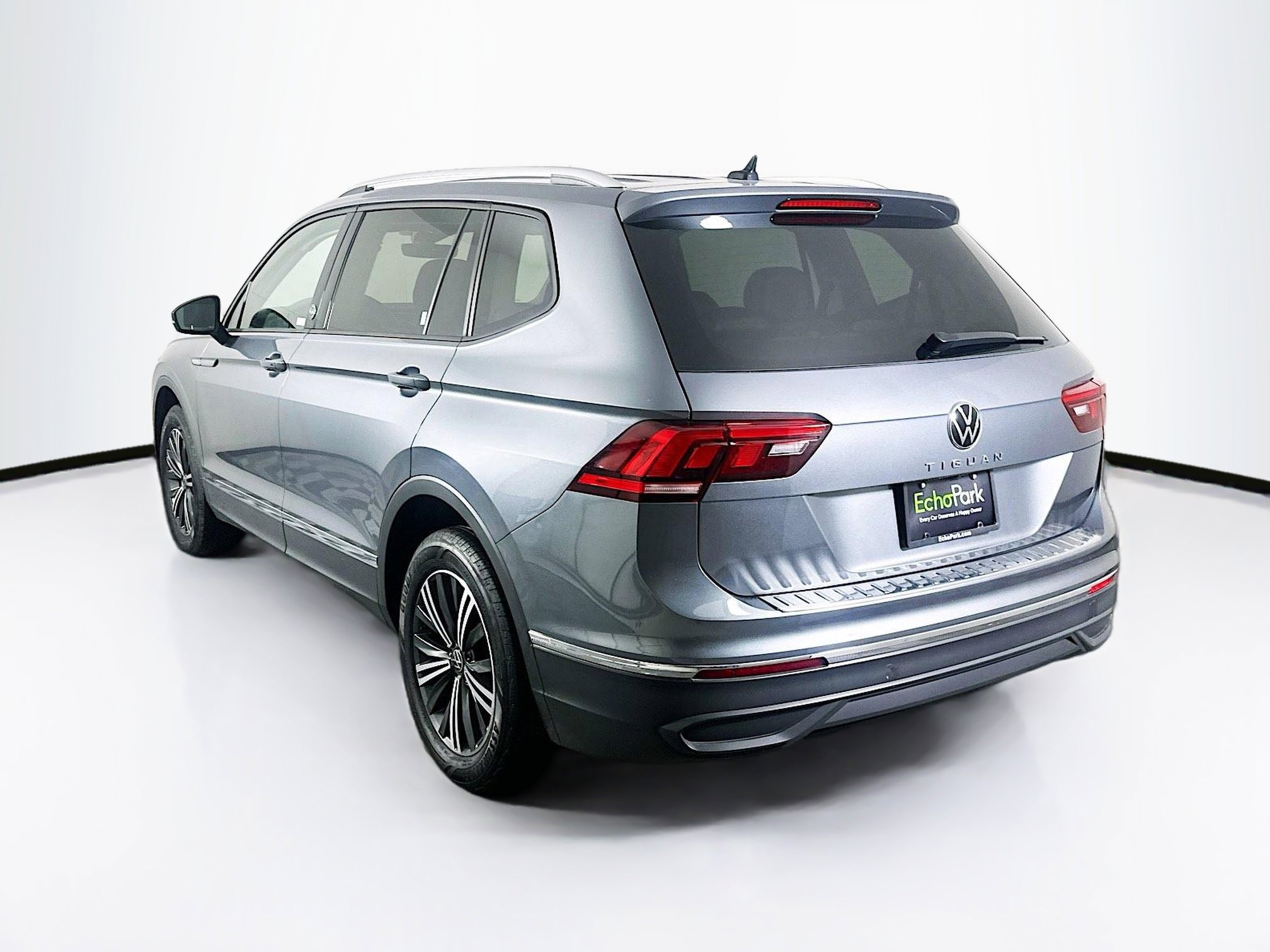 Used 2024 Volkswagen Tiguan Wolfsburg Edition image 5