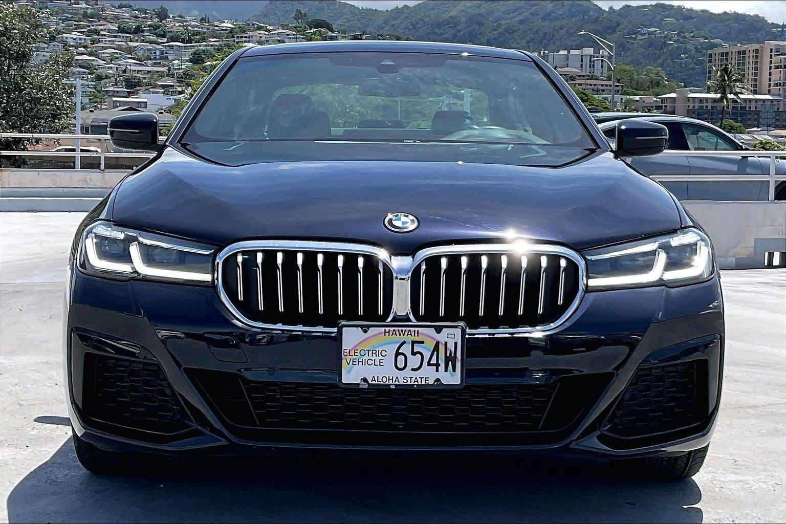 Used 2023 BMW 530e w/ M Sport Package RWD image 6
