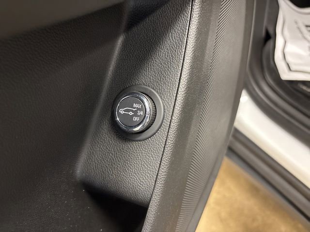 Used 2023 Chevrolet Traverse LT image 35