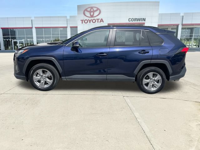 Used 2025 Toyota RAV4 XLE AWD/4WD image 2