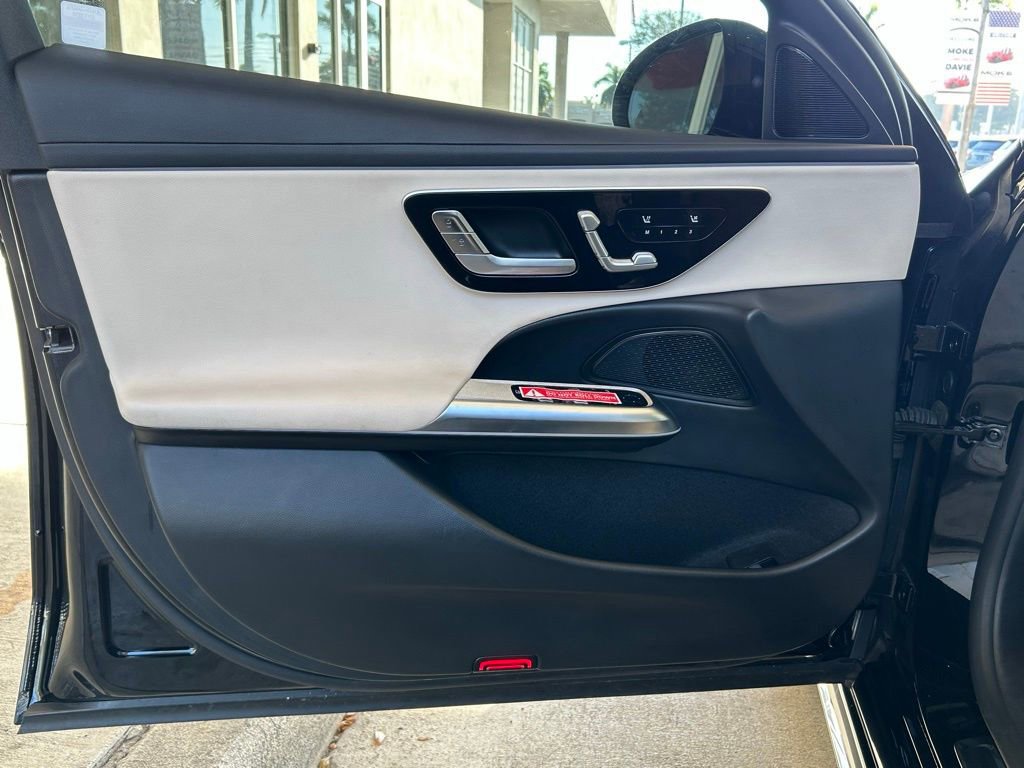 Used 2025 Mercedes-Benz E 350 4MATIC Sedan image 24