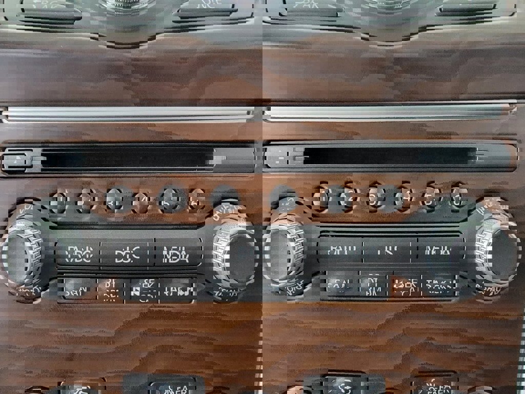 Used 2019 Nissan Pathfinder Platinum w/ Cargo Package image 24