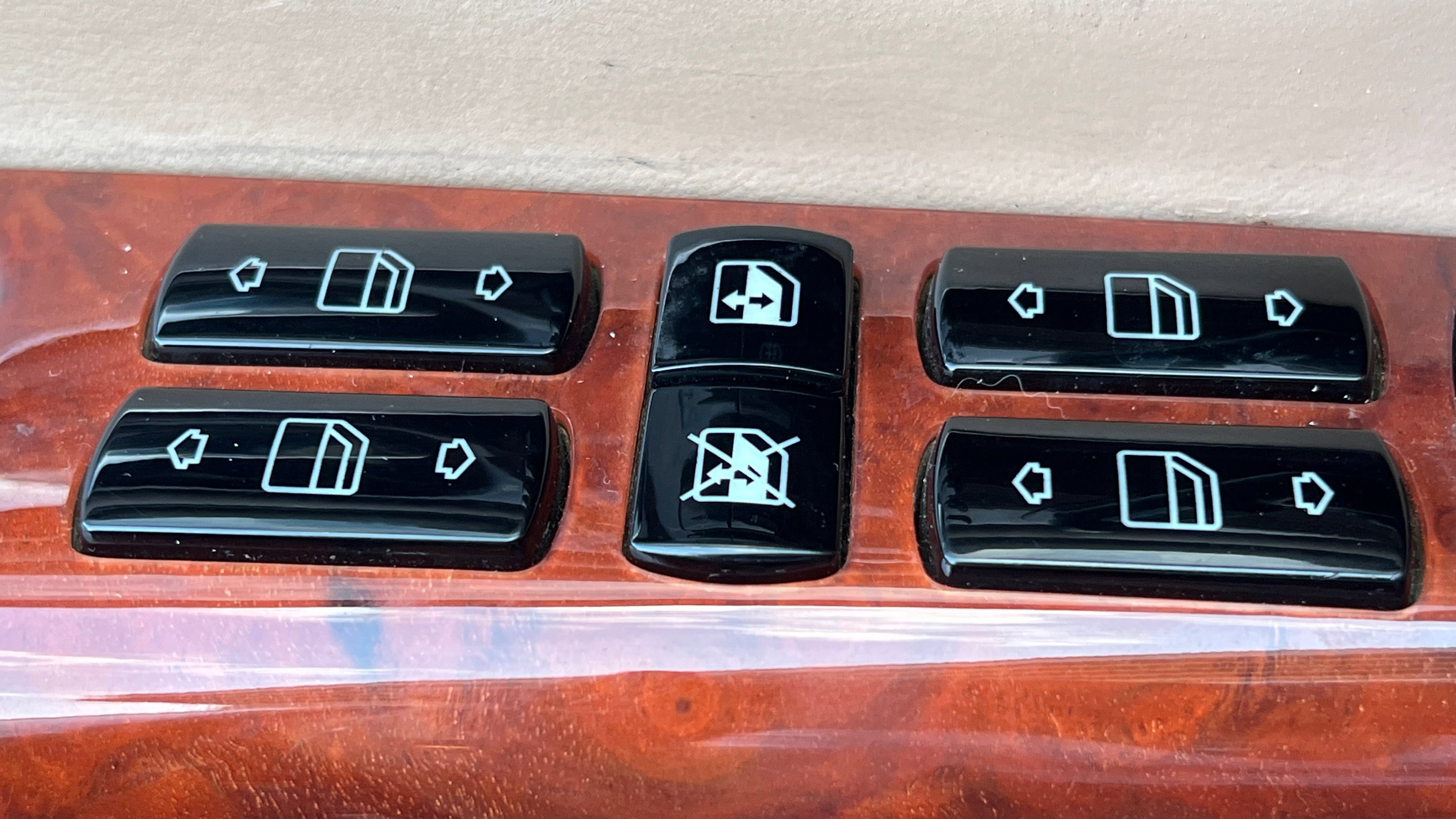 Used 2004 Maybach 57 image 98